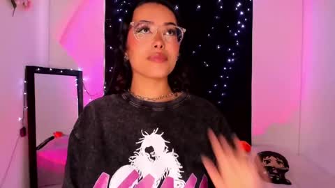 Snapshot of poison_willow chatting on 01-16-25, 05:23 Willow Hours 12pm to 630pm Colombian time FRIDAY AND SUNDAY FREE DAYS online show from 01-16-25, 05:23