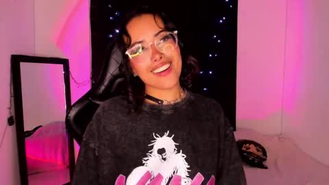 Snapshot of poison_willow chatting on 01-16-25, 11:27 Willow Hours 12pm to 630pm Colombian time FRIDAY AND SUNDAY FREE DAYS online show from 01-16-25, 11:27