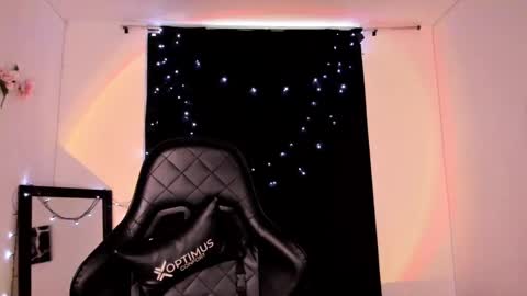 Snapshot of poison_willow chatting on 01-20-25, 09:01 Willow Hours 12pm to 630pm Colombian time FRIDAY AND SUNDAY FREE DAYS online show from 01-20-25, 09:01