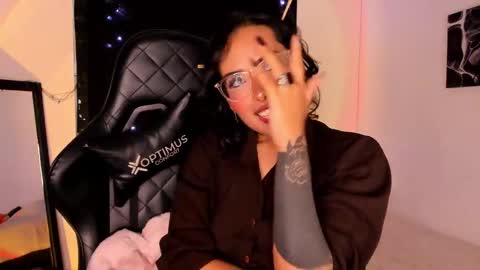 Snapshot of poison_willow chatting on 01-28-25, 08:36 Willow Hours 12pm to 630pm Colombian time FRIDAY AND SUNDAY FREE DAYS online show from 01-28-25, 08:36