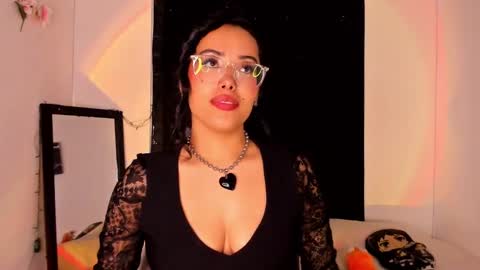 Snapshot of poison_willow chatting on 02-04-25, 08:17 Willow Hours 12pm to 630pm Colombian time FRIDAY AND SUNDAY FREE DAYS online show from 02-04-25, 08:17