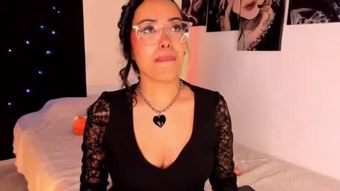 Snapshot of poison_willow chatting on 02-04-25, 11:27 Willow Hours 12pm to 630pm Colombian time FRIDAY AND SUNDAY FREE DAYS online show from 02-04-25, 11:27