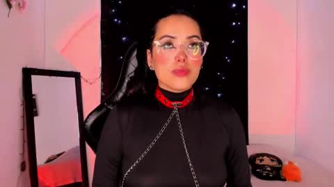 Snapshot of poison_willow chatting on 02-05-25, 05:53 Willow Hours 12pm to 630pm Colombian time FRIDAY AND SUNDAY FREE DAYS online show from 02-05-25, 05:53