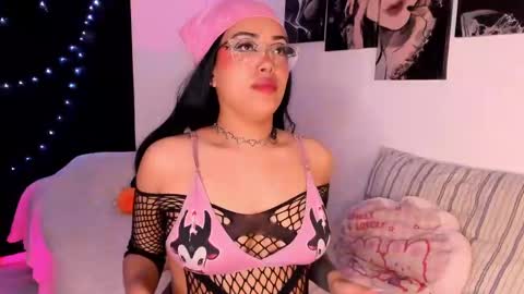 Snapshot of poison_willow chatting on 02-13-25, 09:49 Willow Hours 12pm to 630pm Colombian time FRIDAY AND SUNDAY FREE DAYS online show from 02-13-25, 09:49