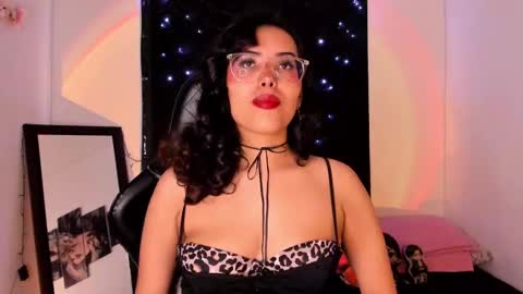 Snapshot of poison_willow chatting on 03-10-25, 05:50 Willow Hours 12pm to 630pm Colombian time FRIDAY AND SUNDAY FREE DAYS online show from 03-10-25, 05:50