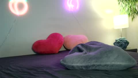 Snapshot of poisonedpeach chatting on 03-12-25, 02:52 Jenna online show from 03-12-25, 02:52