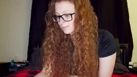 Snapshot of poisonivyy95 chatting on 05-22-26, 01:13 poisonivyy95 online show from 05-22-26, 01:13