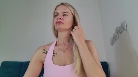 Snapshot of pokemon7ik chatting on 07-22-26, 12:30 Karolina online show from 07-22-26, 12:30