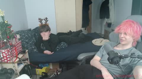 Snapshot of polarny05 chatting on 12-21-25, 07:43 Polarny online show from 12-21-25, 07:43