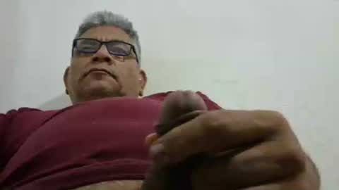 Snapshot of poli475 chatting on 12-18-25, 01:17 poli online show from 12-18-25, 01:17