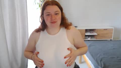Snapshot of polinasallivan chatting on 04-24-26, 01:24 Polina online show from 04-24-26, 01:24