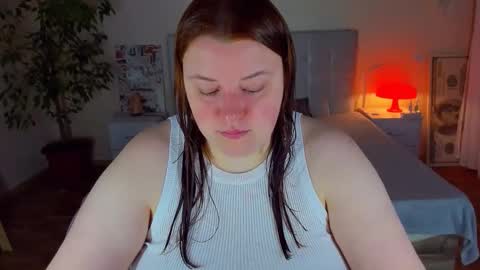 Snapshot of polinasallivan chatting on 04-27-26, 06:28 Polina online show from 04-27-26, 06:28