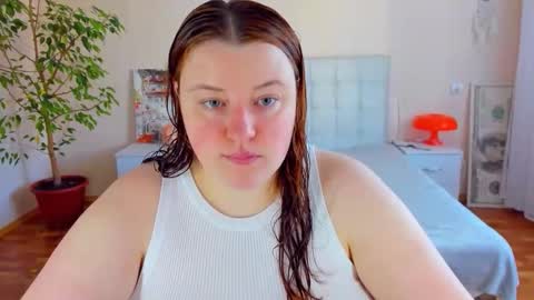 Snapshot of polinasallivan chatting on 05-23-26, 10:30 Polina online show from 05-23-26, 10:30