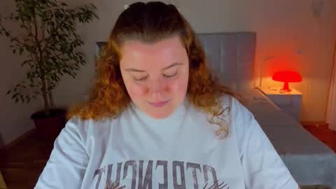 Snapshot of polinasallivan chatting on 05-27-26, 05:21 Polina online show from 05-27-26, 05:21