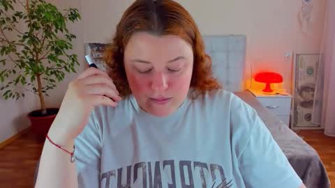 Snapshot of polinasallivan chatting on 06-05-26, 12:22 Polina online show from 06-05-26, 12:22