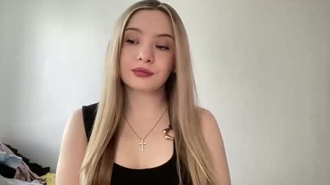 Snapshot of polishangel222 chatting on 04-26-26, 01:42 polishangel222 online show from 04-26-26, 01:42