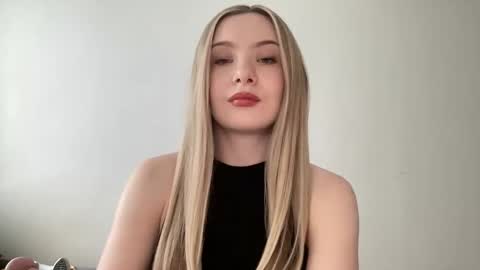 Snapshot of polishangel222 chatting on 04-28-26, 02:22 polishangel222 online show from 04-28-26, 02:22