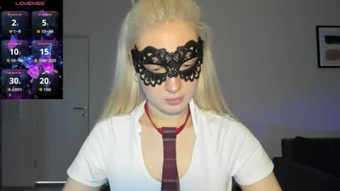 Snapshot of polly_skil chatting on 06-09-26, 06:30 polly_skil online show from 06-09-26, 06:30