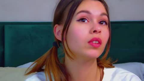 Polly online show from 03-11-25, 12:44