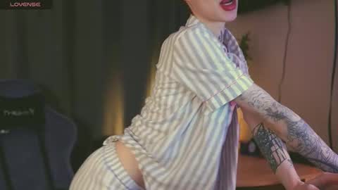 Snapshot of polusladkoye chatting on 02-19-25, 05:27 Megan.online  online show from 02-19-25, 05:27