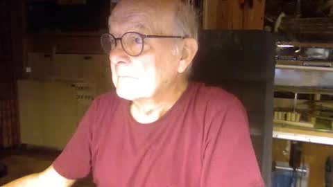 Snapshot of pomme1949 chatting on 09-21-25, 02:19 pomme1949 online show from 09-21-25, 02:19