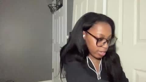 Snapshot of popasprincess chatting on 12-10-24, 03:09 princess online show from 12-10-24, 03:09