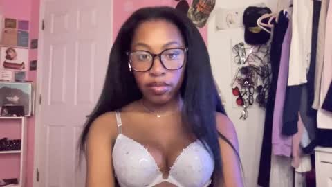 Snapshot of popasprincess chatting on 12-20-24, 03:03 princess online show from 12-20-24, 03:03