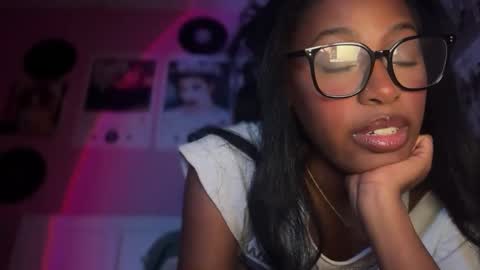 Snapshot of popasprincess chatting on 01-06-25, 03:42 princess online show from 01-06-25, 03:42