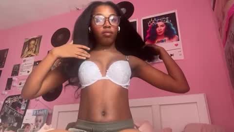 Snapshot of popasprincess chatting on 01-06-25, 05:16 princess online show from 01-06-25, 05:16