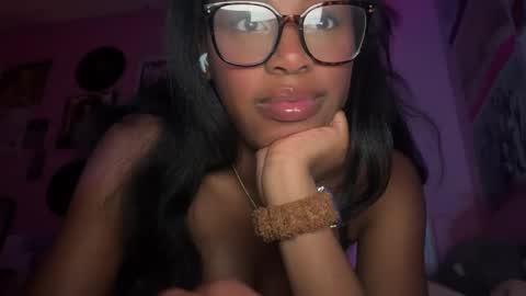 Snapshot of popasprincess chatting on 01-08-25, 03:29 princess online show from 01-08-25, 03:29