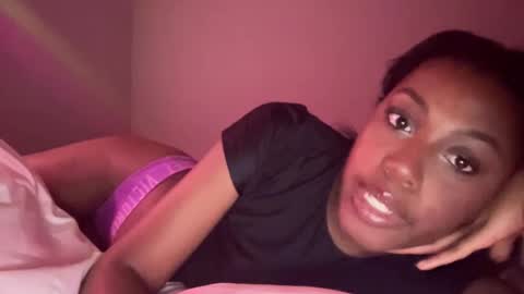 Snapshot of popasprincess chatting on 09-16-25, 01:17 princess online show from 09-16-25, 01:17