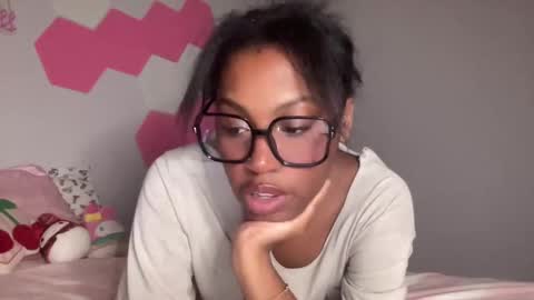 Snapshot of popasprincess chatting on 11-02-25, 01:41 princess online show from 11-02-25, 01:41