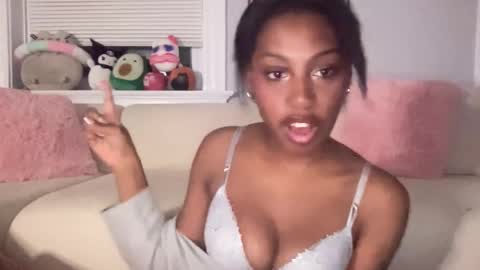 Snapshot of popasprincess chatting on 11-29-25, 02:36 princess online show from 11-29-25, 02:36