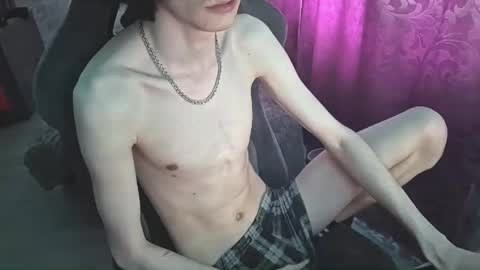 Snapshot of popoul_couple chatting on 05-10-26, 08:19 popoul_couple online show from 05-10-26, 08:19
