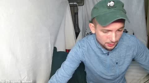 Snapshot of poppunk4life chatting on 01-18-25, 11:44 Kyle online show from 01-18-25, 11:44