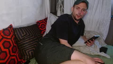 Snapshot of poppunk4life chatting on 01-23-25, 04:41 Kyle online show from 01-23-25, 04:41