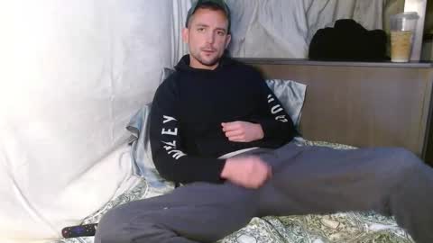 Snapshot of poppunk4life chatting on 02-22-25, 11:13 Kyle online show from 02-22-25, 11:13