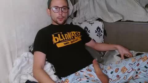 Snapshot of poppunk4life chatting on 03-11-25, 08:09 Kyle online show from 03-11-25, 08:09