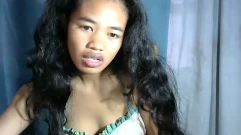 Snapshot of poppy_kelley chatting on 05-16-26, 04:42 Lilly online show from 05-16-26, 04:42