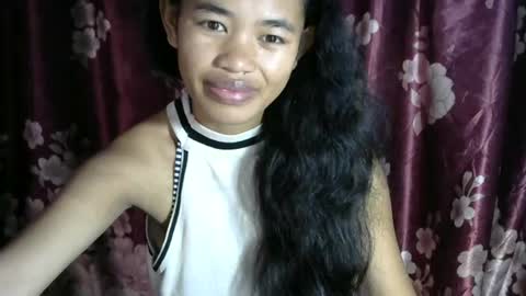 Snapshot of poppy_kelley chatting on 06-23-26, 05:05 Lilly online show from 06-23-26, 05:05