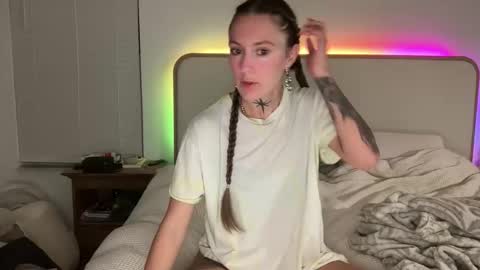 Snapshot of poppyquinn chatting on 04-02-26, 02:09 PoppyQuinn online show from 04-02-26, 02:09