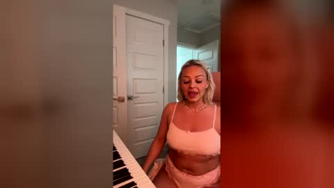 Porscha Bendz online show from 04-23-26, 08:44