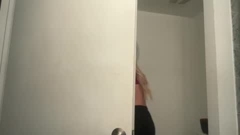 Snapshot of portiabanks chatting on 02-20-26, 03:47 Portia Banks online show from 02-20-26, 03:47