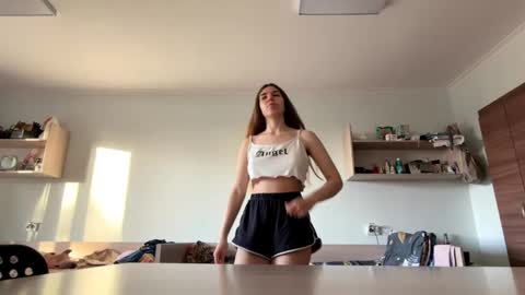 Snapshot of portiakernodle chatting on 05-22-26, 04:12 Eva online show from 05-22-26, 04:12