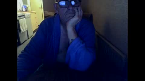 Snapshot of poshman65 chatting on 05-09-26, 10:37 poshman65 online show from 05-09-26, 10:37