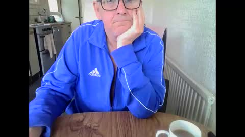 Snapshot of poshman65 chatting on 06-04-26, 11:05 poshman65 online show from 06-04-26, 11:05