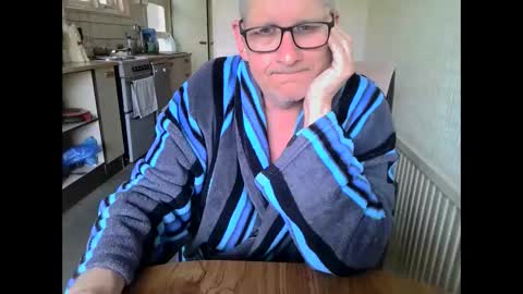 Snapshot of poshman65 chatting on 06-06-26, 09:36 poshman65 online show from 06-06-26, 09:36
