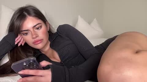 Snapshot of poutyselena chatting on 03-17-26, 11:08 Selena online show from 03-17-26, 11:08