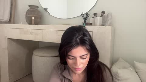 Snapshot of poutyselena chatting on 07-09-26, 02:48 Selena online show from 07-09-26, 02:48