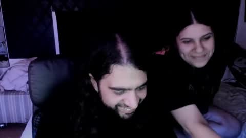 Snapshot of powercouplemix chatting on 11-04-25, 12:21 Ravena Rozz online show from 11-04-25, 12:21